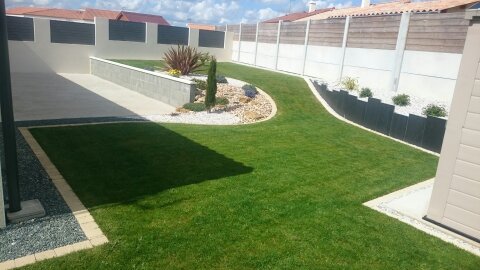 Gazon et pelouse aux Brouzils près de Montaigu et en Vendée