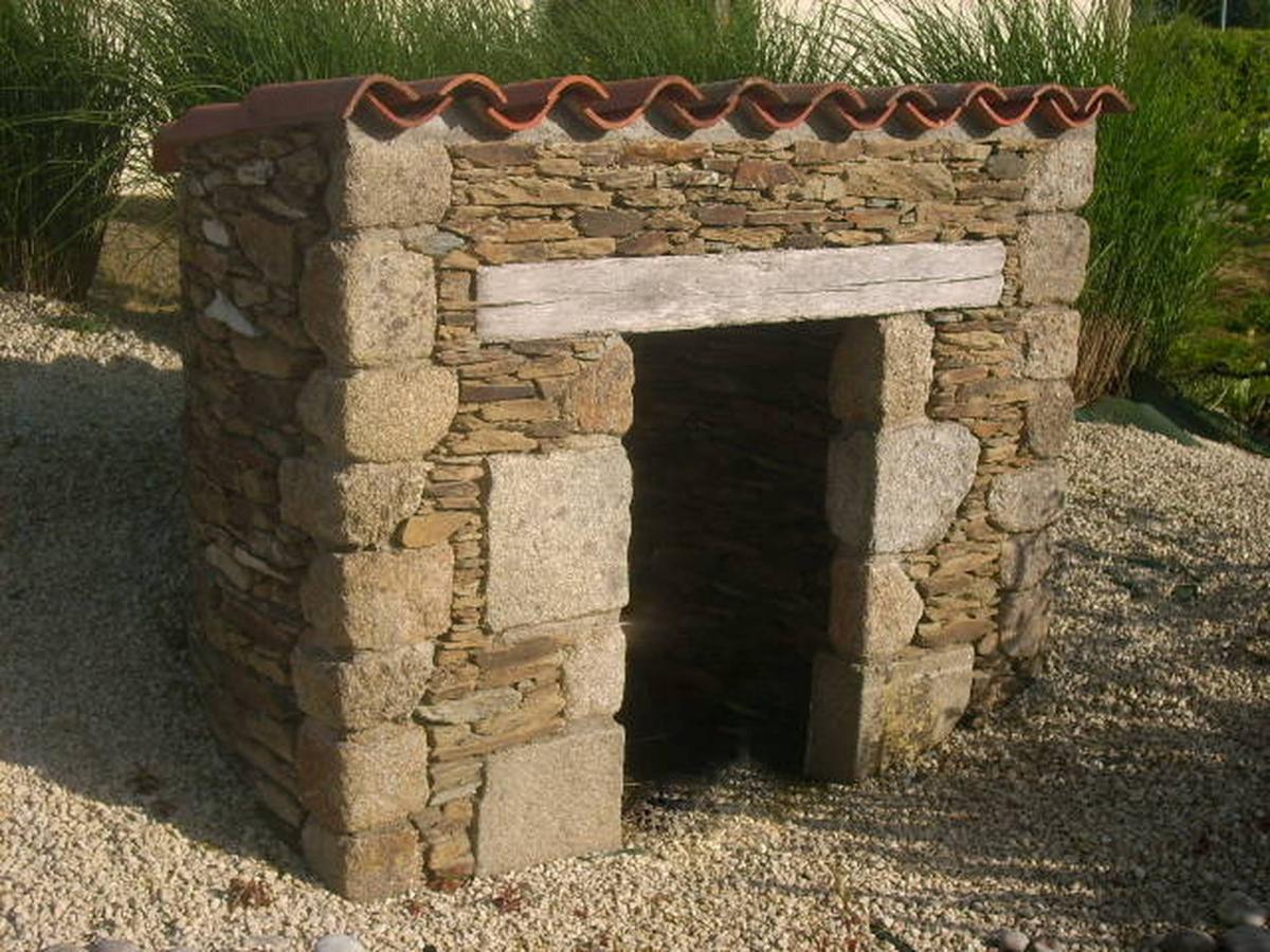 Bois et Pierre naturelle près de Montaigu aux Brouzils