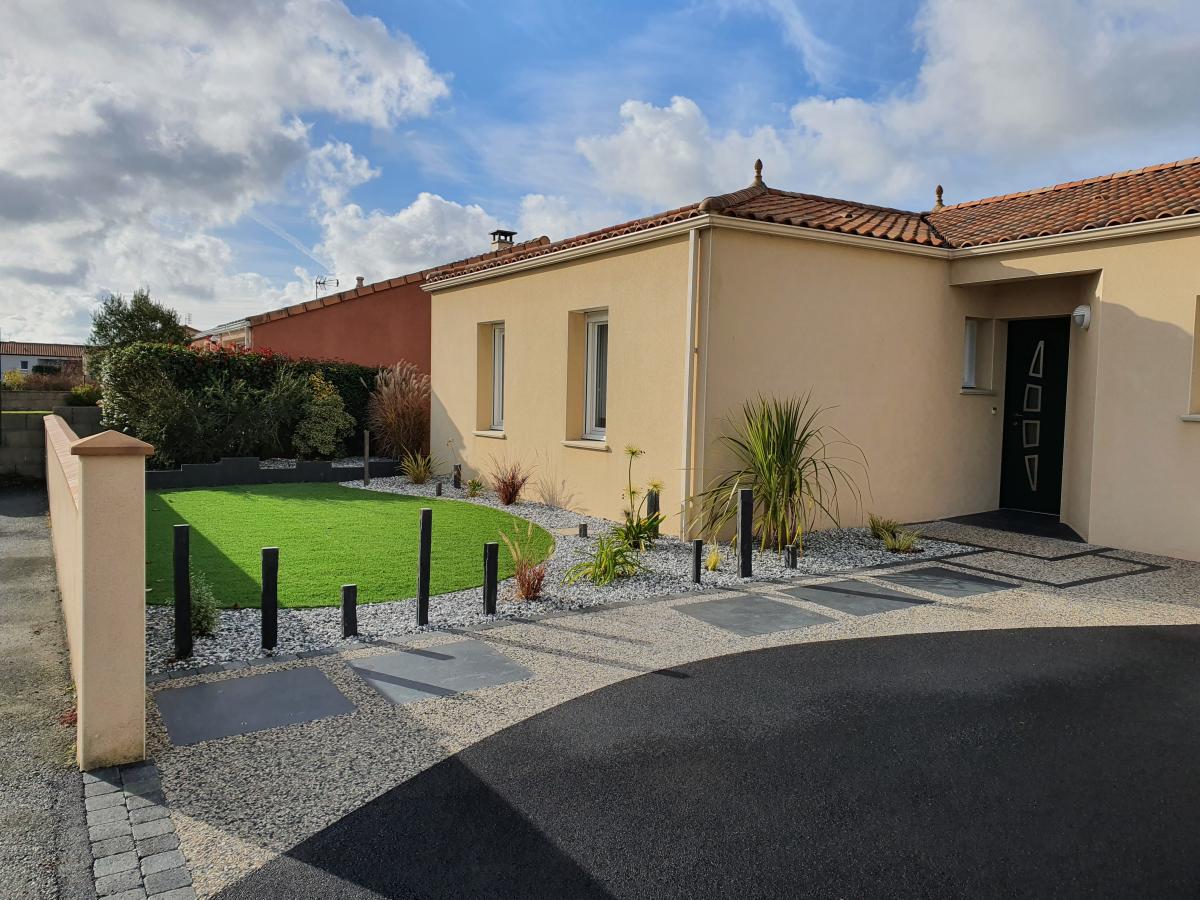 Aménagement extérieur à Saint-Georges de Montaigu